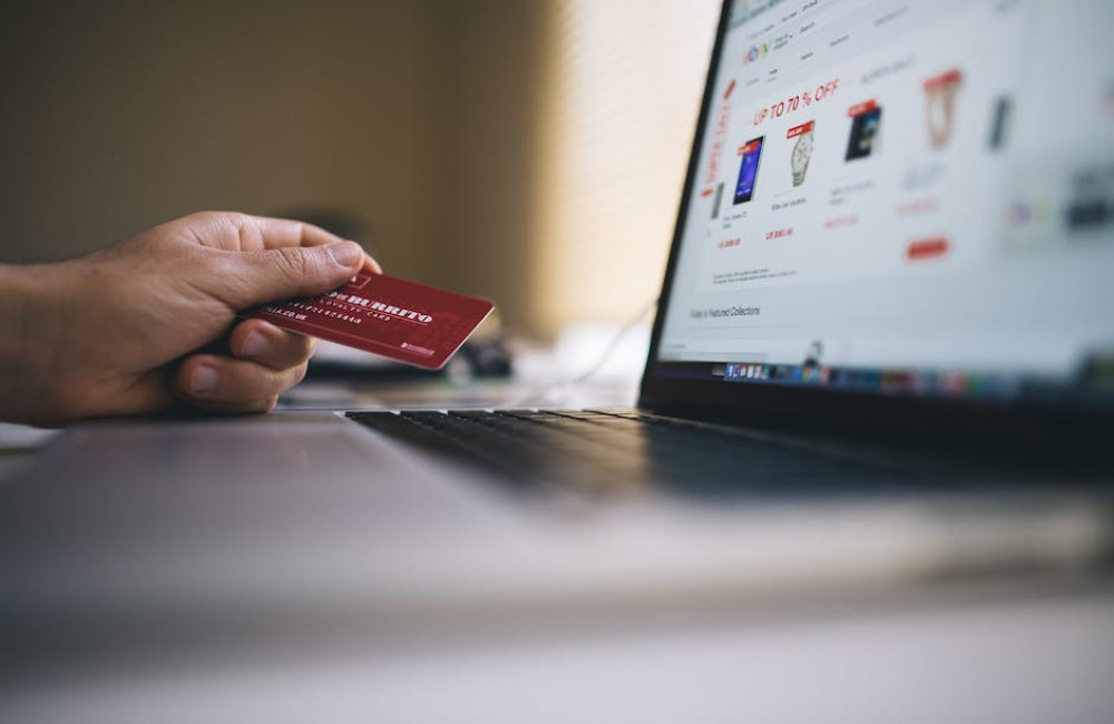 5 Manieren om geld te besparen als je online winkelt
