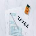 Wat betekent fiscale bijtelling en hoe werkt het precies?