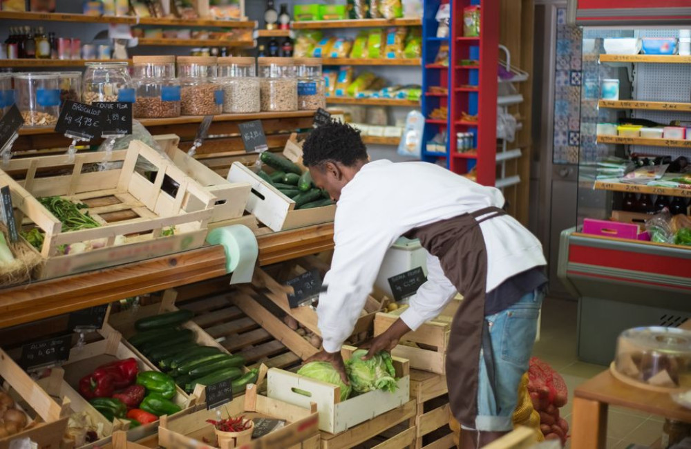 Wat verdien je met een vakantiebaan in de supermarkt als 16-jarige in de zomer van 2026